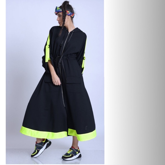 Metamorphoza Jacket/Dress - Picture 4 of 15